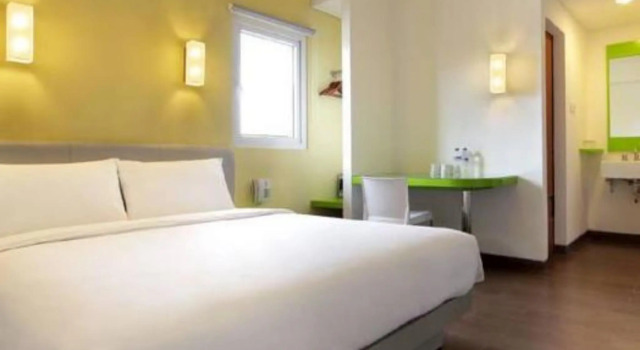 Двухместный номер Standard Amaris Hotel Tendean