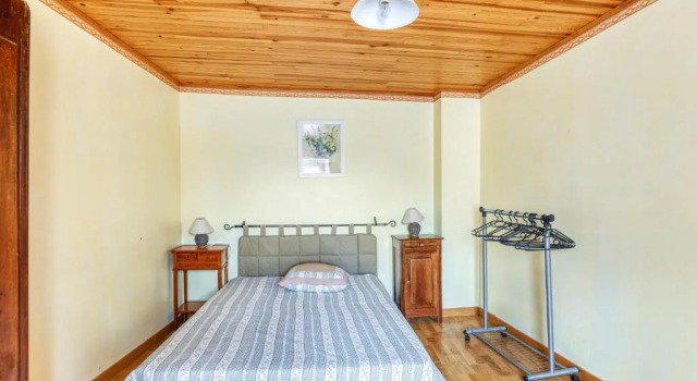 Maison de 2 chambres avec jardin clos a Puycelsi, Book Hotel Hoteller i Puycelci med parkering, Parkering