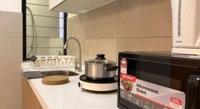 Astetica Residence: Cactus Muji Party Stay 4 Rooms, Забронировать Отель Сери-Кембанган Селангор