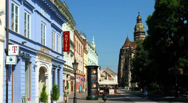 Hotel Zlaty Dukat, Rezerwuj Hotel Hotele w Košický kraj z parkingiem, Parking