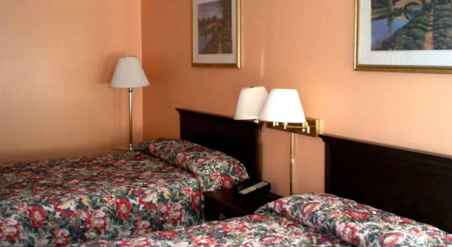 Pilgrim Inn & Cottages