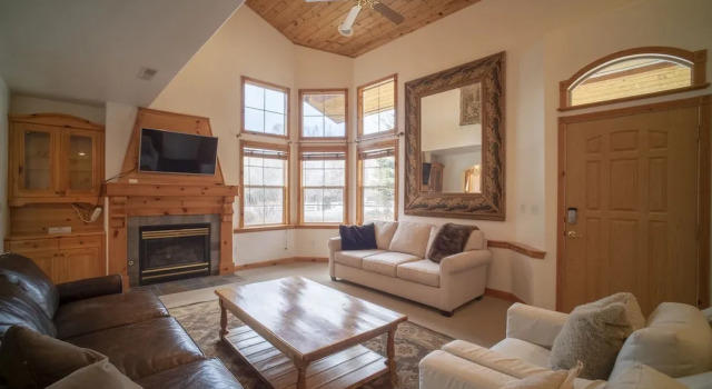 3 Bedroom 3 Bathroom Chalet 719, Rezervați Cabana Midway Alta-Snowbird