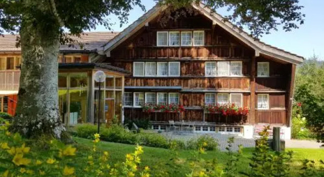 Idyll, Забронировать Отель Гаис 
