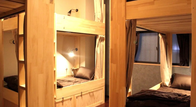 Кровать в общем номере Funtoco Backpackers Namba - Hostel