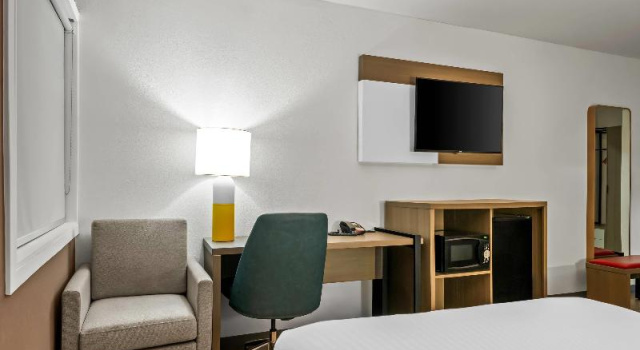 Четырёхместный номер Standard Comfort Inn & Suites