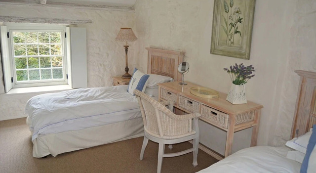 Luxury 5-star farmhouse near the Cornish coast on the Bonython Estate, Lizard Peninsula, Забронировать Отель Отели Англии 3 звезды, 3*
