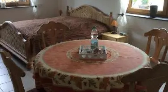 Beiknüvi, Boek Hotel Schönbach 