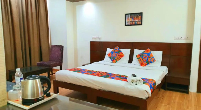 Номер Executive Merriment Hotel Sec 31