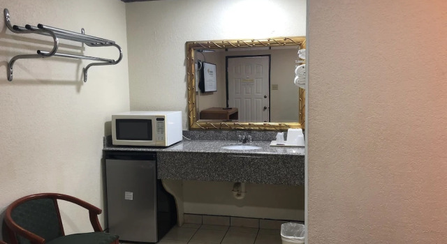 Номер Standard Golden Inn Dallas by Hotel O