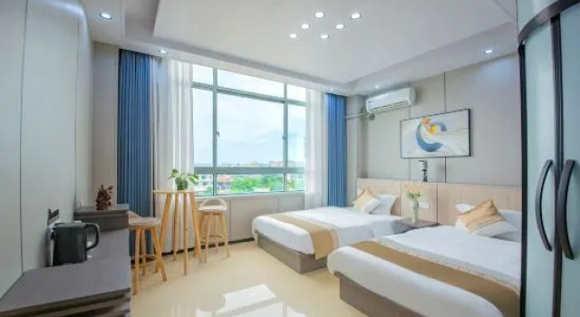 Семейный люкс с балконом и с видом на море Meizhou Island First Seeing Homestay(Lianchi'ao Beach Store)