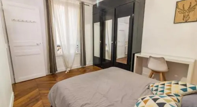 Private Apartments - Champs-Elysées, Забронировать Апартаменты/квартира Париж Иль-де-Франс, рядом с Альма – Марсо