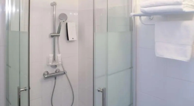 Двухместный номер Superior с балконом Best Western Hôtel des Thermes - Balaruc les Bains Sète