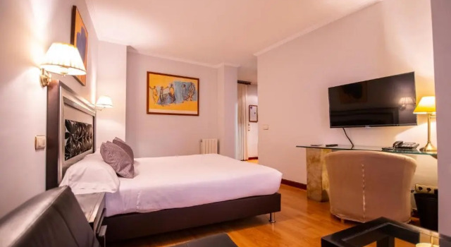 Трёхместный номер Standard Hotel Rua Salamanca