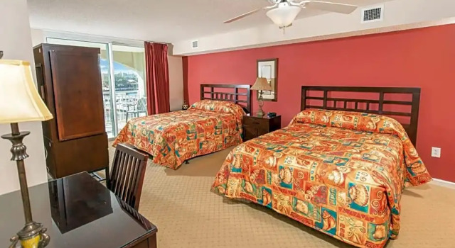 Четырёхместный номер Standard Barefoot Yacht Club & Resort Villas