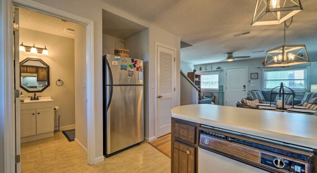 Апартаменты Holden Beach Vacation Rental: Short Path to Beach