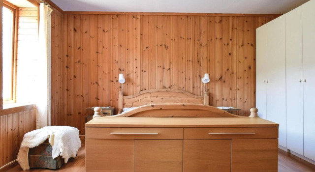 Nice Home in Steinstø With 4 Bedrooms and Wifi, Rezerwuj Hotel Hotele w Kvam z parkingiem, Parking