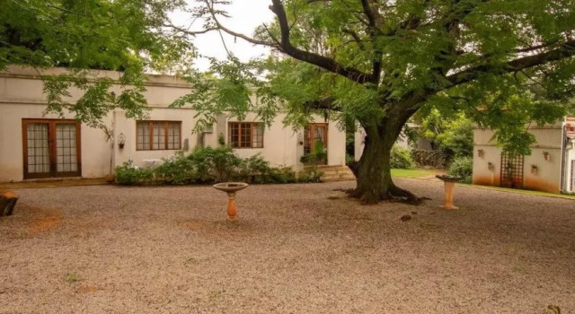 Abby Cottages, Boek Hotel Lanseria 