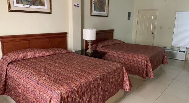 Hotel Plaza Riviera