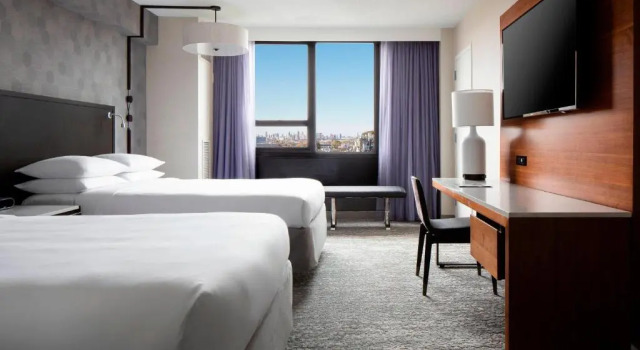 Четырёхместный номер Standard New York LaGuardia Airport Marriott