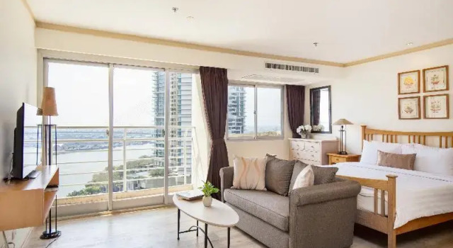 Номер Standard с балконом Riverfront Bangkok