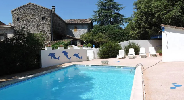 Gites de Plos Studio (Adults Only), Rezerwuj Hotel Hotele w Cévennes z basenem, Basen