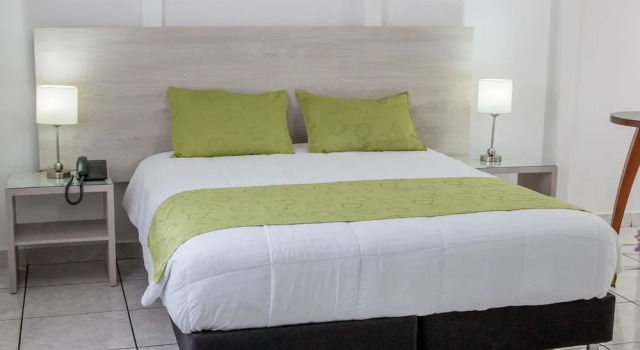 Hotel Florida Inn, Забронировать Отель СПА-отели Медельин, рядом с Laureles Park, SPA-услуги