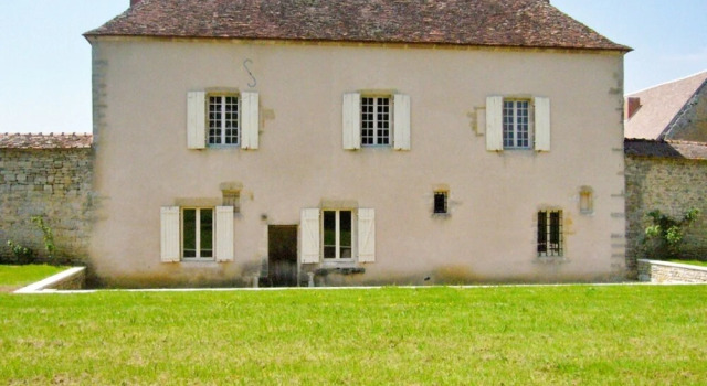 Mansion With 4 Bedrooms in Moussy, With Enclosed Garden