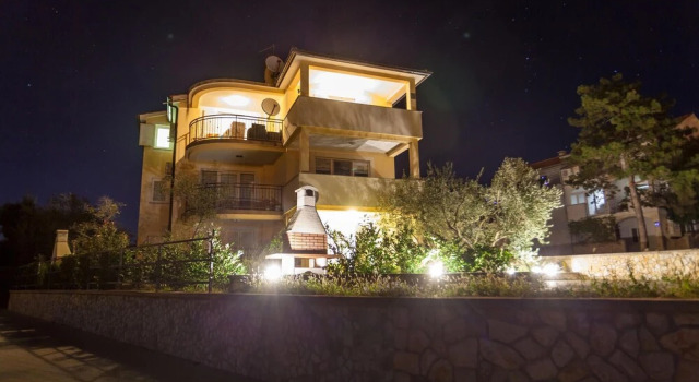 Awesome Apartment in Sveti Vid Miholjice With 1 Bedrooms and Wifi, Забронировать Апартаменты/квартира Отели в центре Свети Вид-Михолице, в центре