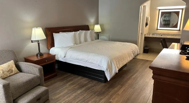 Номер Standard Super 8 by Wyndham Raleigh North East