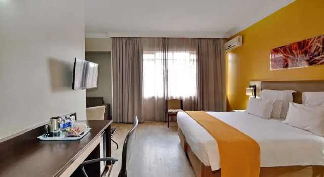 Suite individual con vista al jardín Cresta Oasis Hotel