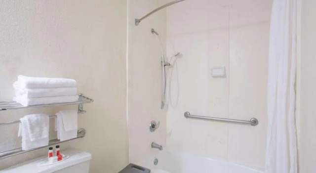 Номер Standard Days Inn by Wyndham Ormond Beach