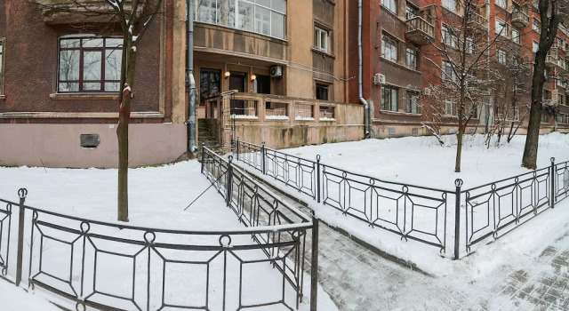 Патефон, Забронировать Отель Отели Санкт-Петербурга с парковкой, рядом с Свято-Иоанновский монастырь на Карповке, Парковка