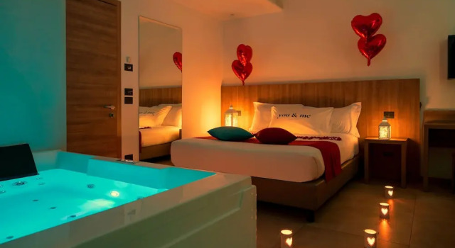 Полулюкс с балконом и с видом на море You & Me Beach Hotel