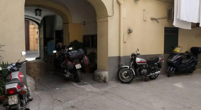 Al Baglio di Maqueda, Забронировать Отель Отели Палермо с парковкой, рядом с San Francesco D'Assisi Basilica - Palermo, Парковка