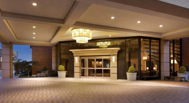 Crowne Plaza Tysons Corner-McLean, Boek Hotel Hotels in Virginia met parkeren, Parkeren