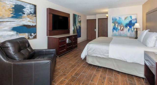 Двухместный люкс c 1 комнатой Wyndham Riverfront Hotel