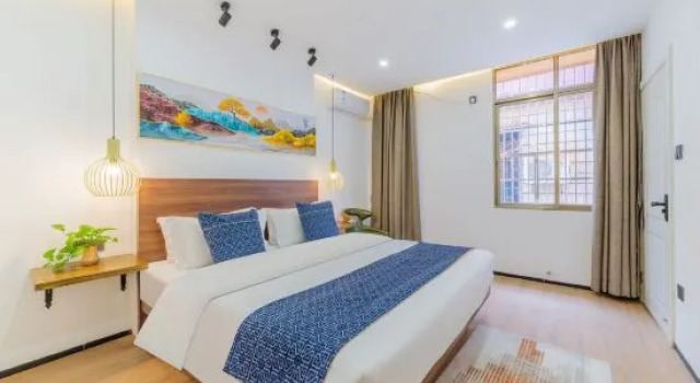 Люкс Deluxe Zhaoqing Lakeside · Mountain Residence (Seven Star Cave Archway)