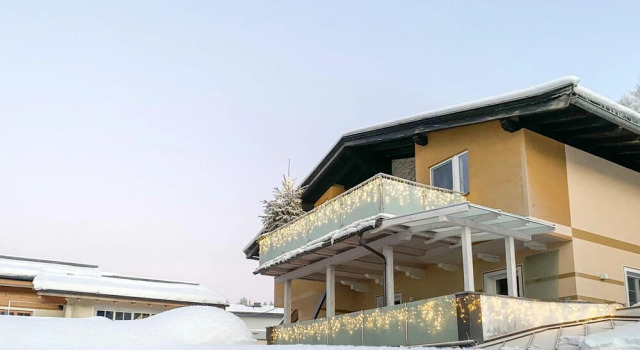 Amazing Apartment in Bramberg With 2 Bedrooms and Wifi, Rezerwuj Apartament Hotele w Salzburg z parkingiem, Parking