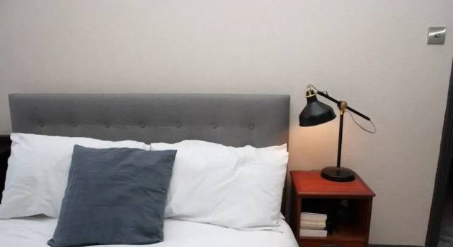 Spacious Victorian Flat in the Heart of Bristol, Забронировать Отель Отели Англии 3 звезды, 3*