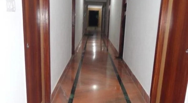 Sakya Guest House, Забронировать Гостевой дом Отели Бодх-Гая с парковкой, рядом с Bodh Gaya Bus Station, Парковка