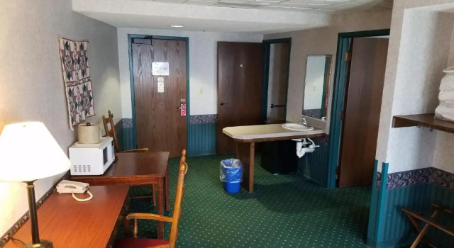 Люкс Deluxe Potawatomi Inn & Cabins
