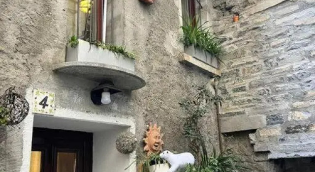 Cozy house in the old town, Buchen Sie Hotel Carate Urio Comer See