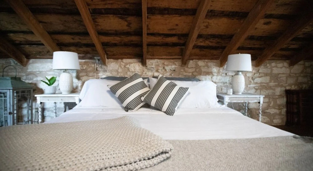 Nimitz Loft 1 Bedroom Cabin by Redawning, Забронировать Отель Фредериксберг Texas Wine Country, рядом с Театр Rockbox