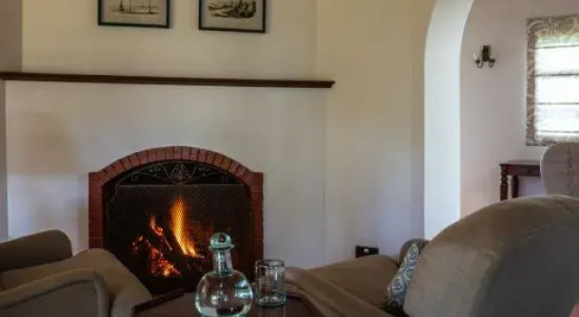 Полулюкс Karen Blixen Coffee Garden & Cottages