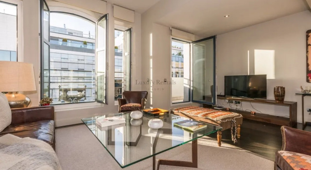 2 bedrooms Golden Mile barrio Salamanca ( Serrano I ), Забронировать Отель Отели Мадрида с парковкой, рядом с Церковь Святого Иоанна Креста, Парковка