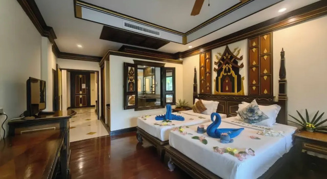Двухместный номер Deluxe с балконом и с видом на бассейн Le Ayodhaya Palace Krabi Beach Resort