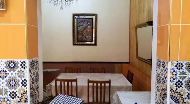 Large House in Tangiers with Garage, Rezerwuj Hotel Hotele w Tanger-Tetouan z parkingiem, Parking