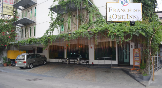 Franchise One Hotel, Rezervovat Hotel Makati City 