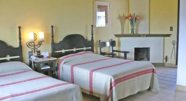 Четырёхместный номер Standard Дуплекс Hotel Pie de la Sierra