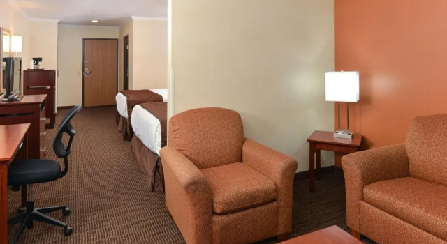 Четырёхместный люкс Best Western Plus Landmark Inn